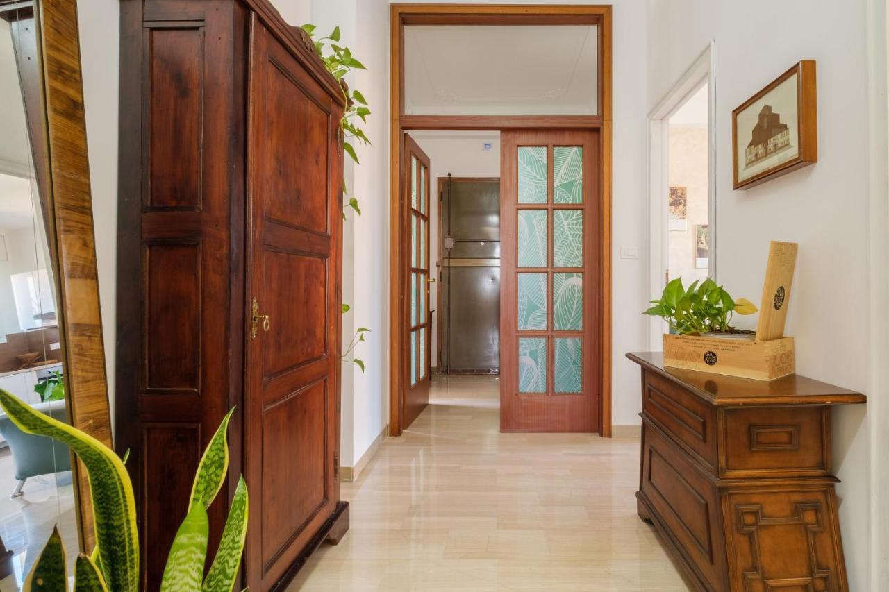 Fabula Rooms 3 Suites With Private Bathroom Bolonia Exterior foto