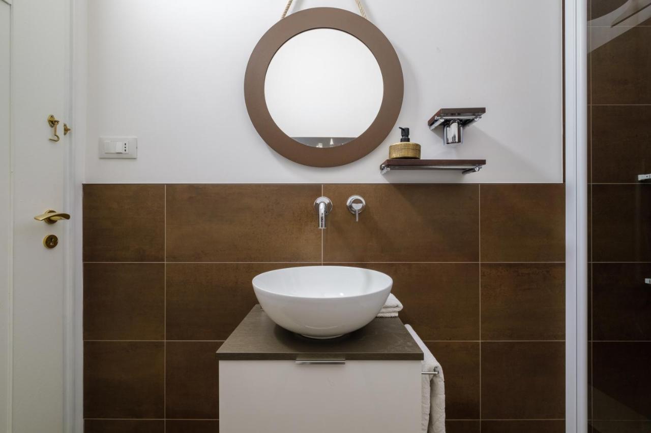 Fabula Rooms 3 Suites With Private Bathroom Bolonia Exterior foto