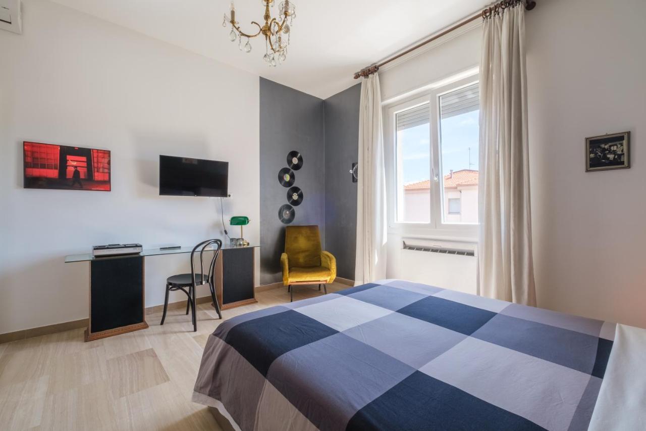 Fabula Rooms 3 Suites With Private Bathroom Bolonia Exterior foto