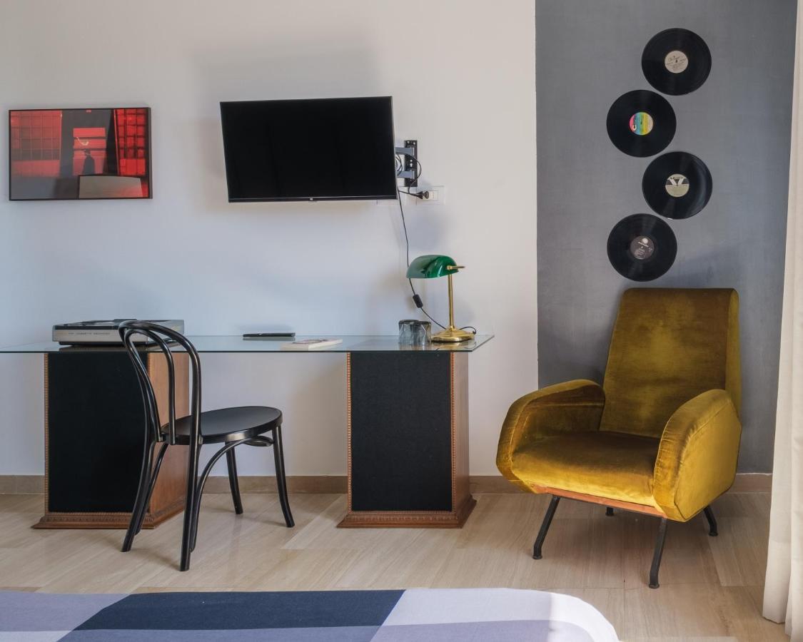 Fabula Rooms 3 Suites With Private Bathroom Bolonia Exterior foto