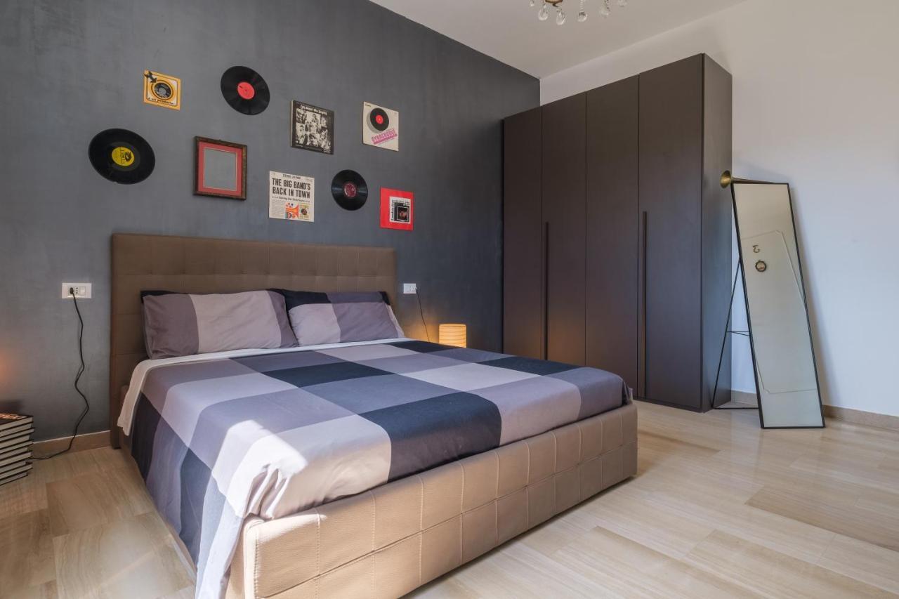 Fabula Rooms 3 Suites With Private Bathroom Bolonia Exterior foto