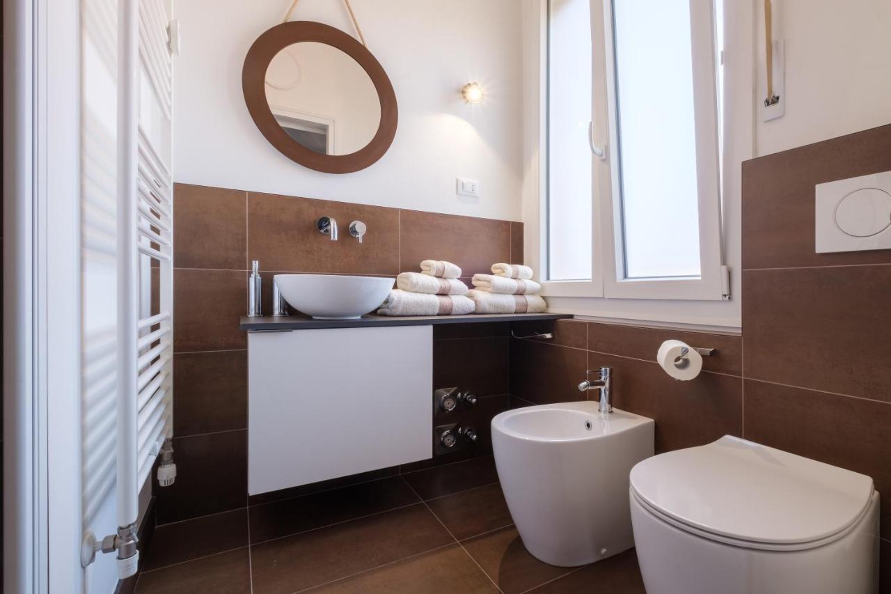 Fabula Rooms 3 Suites With Private Bathroom Bolonia Exterior foto