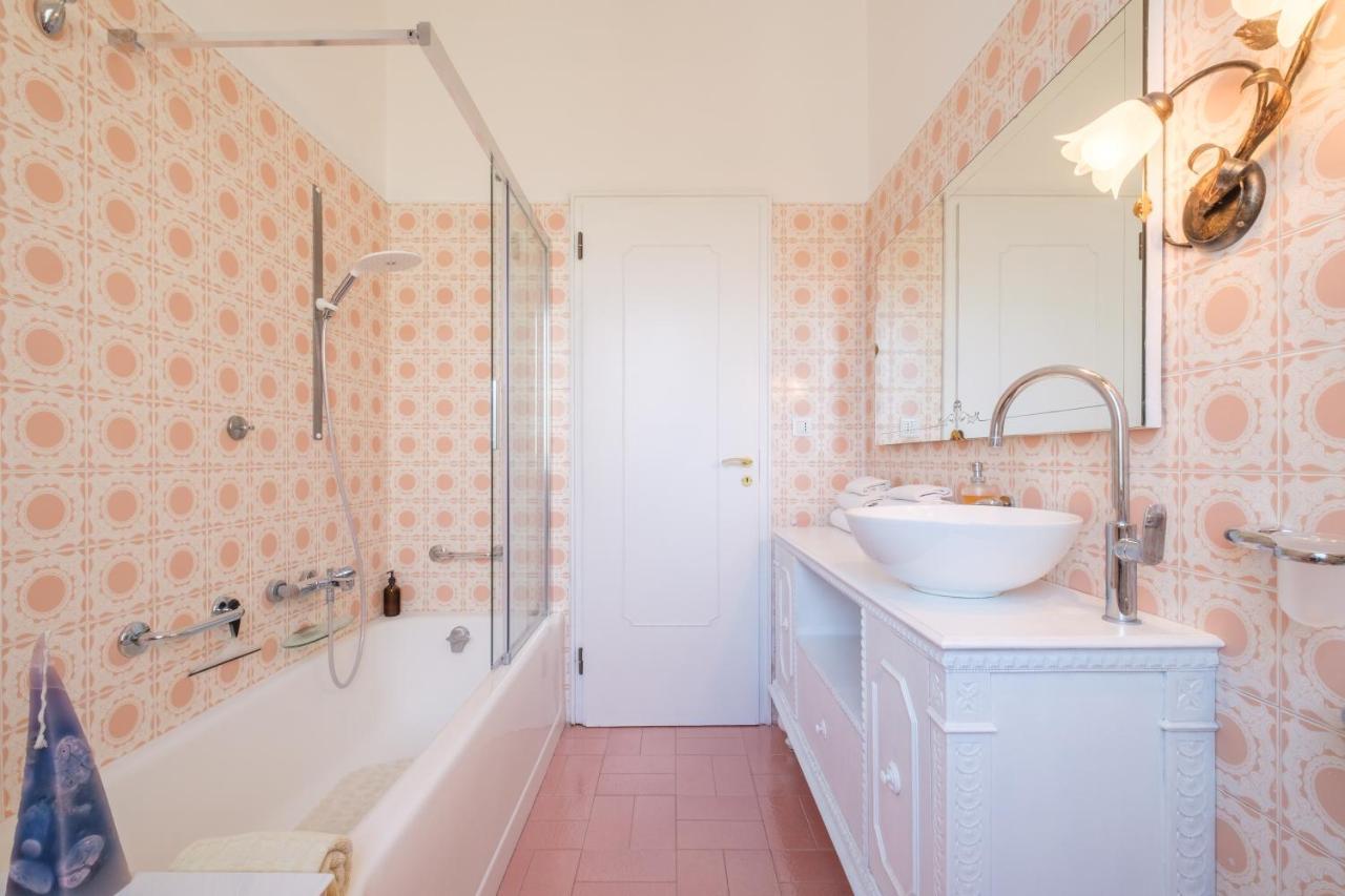 Fabula Rooms 3 Suites With Private Bathroom Bolonia Exterior foto